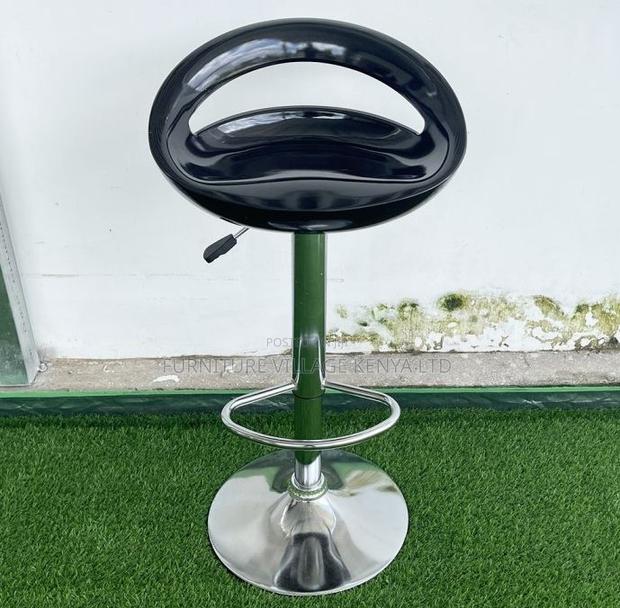 Office Stools:Office Plastic Gas-Lift Bar Stool – Round Seat - thumbnail 2