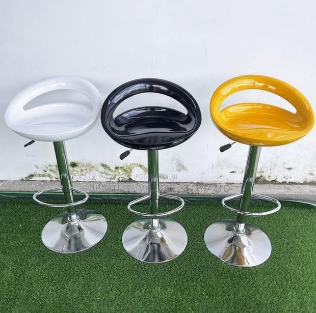 Office Stools:Office Plastic Gas-Lift Bar Stool – Round Seat - thumbnail 3
