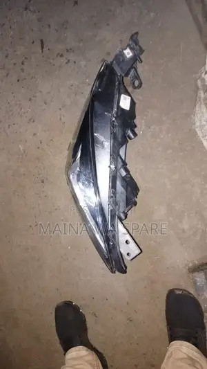 2017 Mazda Axela Headlight