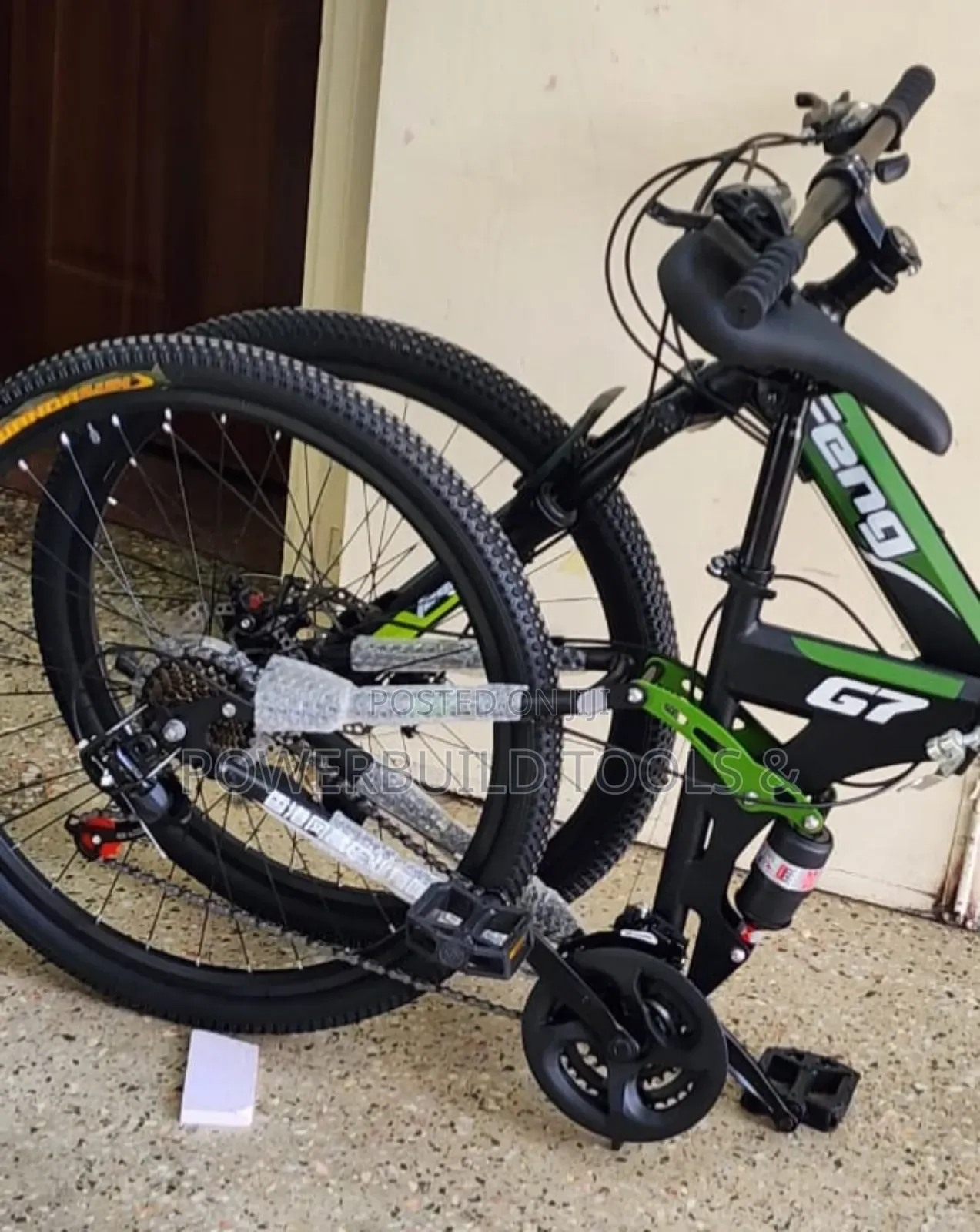 Zufeng Foldable Mountain Bike Size 26 Fully Geared/Equipped