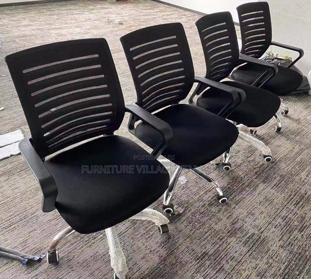 Office Chair:Minimalist Mesh Ergonomic Strong Back Chair - thumbnail 2