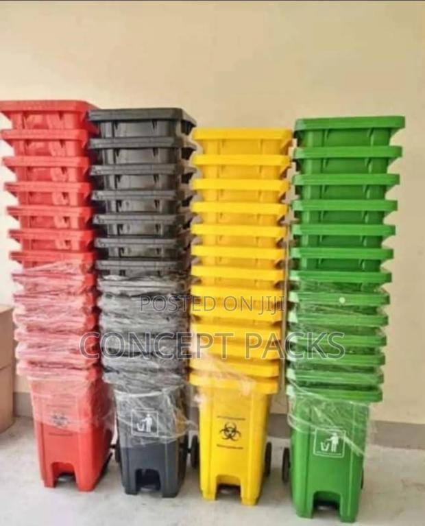 100l Hospital General Quality a Pedal Bin With Wheels. - main view