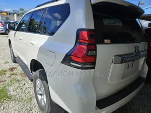 Toyota Land Cruiser Prado 2018 White