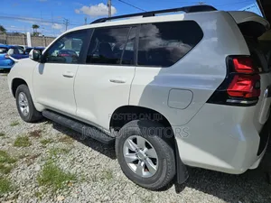 Toyota Land Cruiser Prado 2018 White