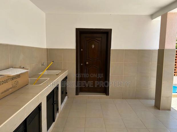 4bdrm House in Karen  K C B for rent - thumbnail 4