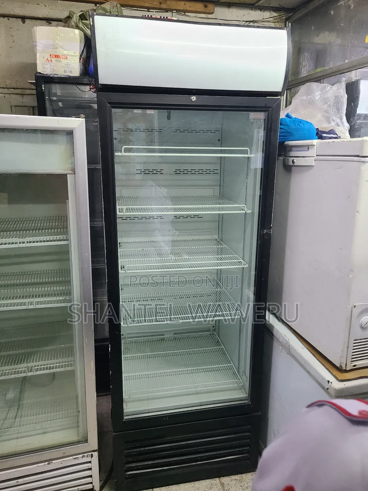 Black and White 550litres Refrigerator ( Display Fridge]5tra