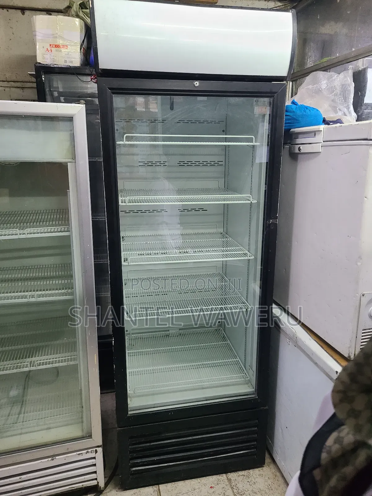 Black and White 550litres Refrigerator ( Display Fridge]5tra