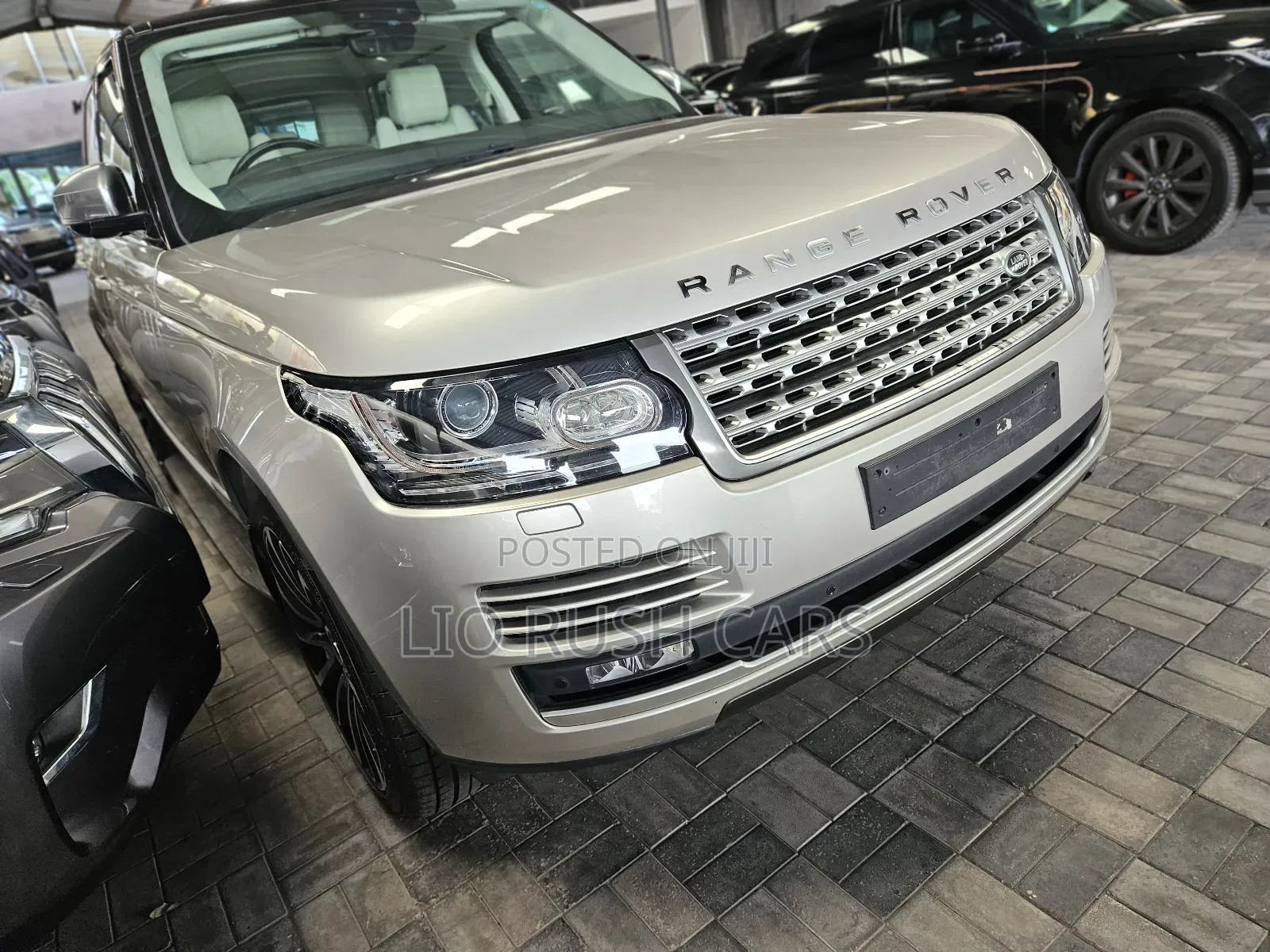 Land Rover Range Rover Vogue 2017 Gold