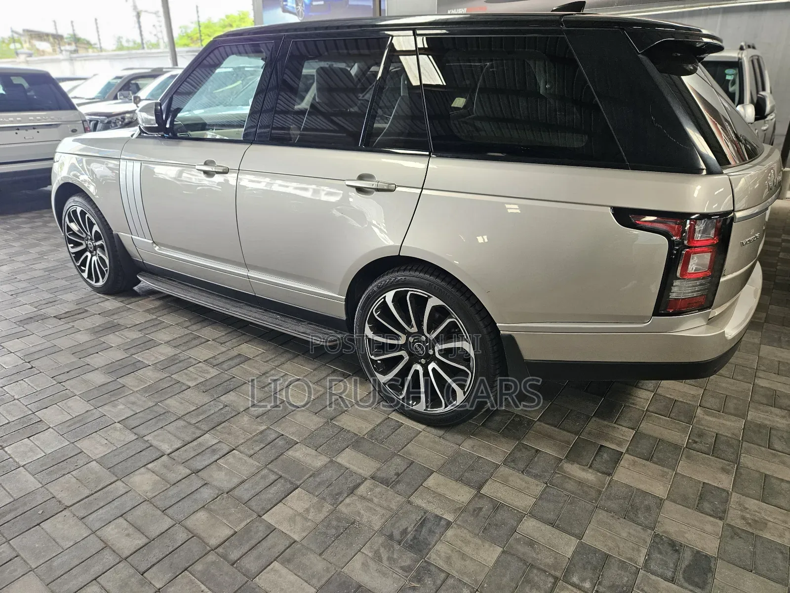 Land Rover Range Rover Vogue 2017 Gold