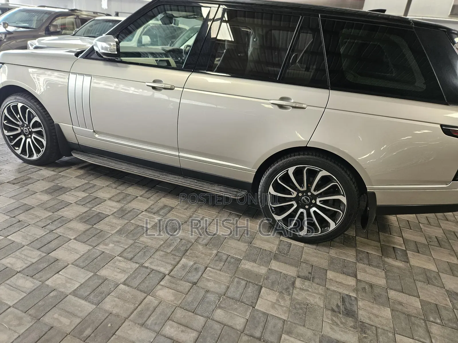 Land Rover Range Rover Vogue 2017 Gold