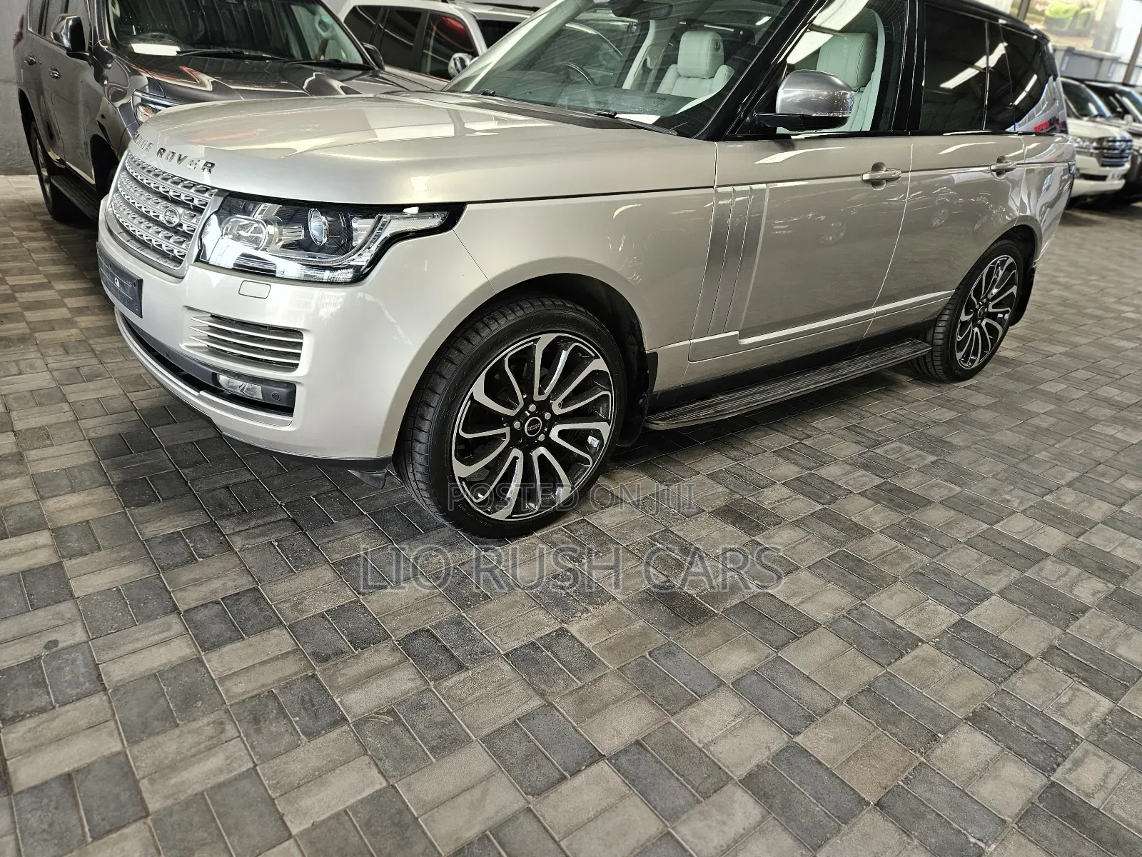 Land Rover Range Rover Vogue 2017 Gold