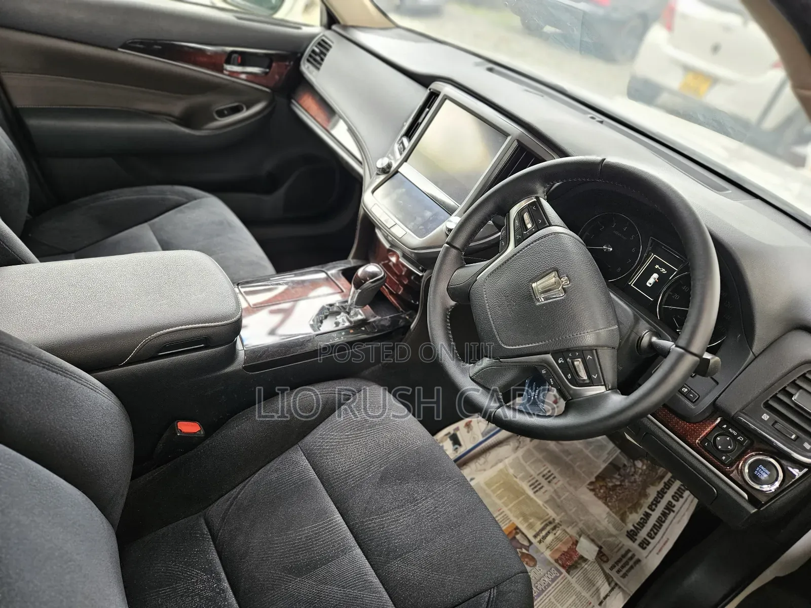 Toyota Crown 2018 White