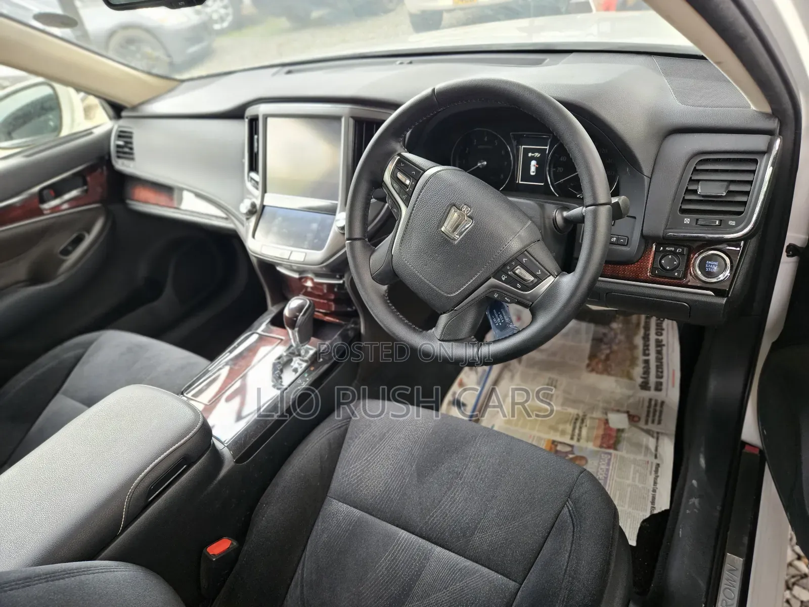 Toyota Crown 2018 White