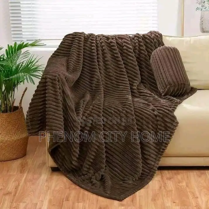 Quality Fine Chocolate Brown Velvet-Ribbed Throw Blane