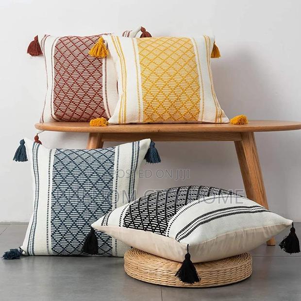 Elegant Jacquard Tussle Nordic Minimalist Throw Cover