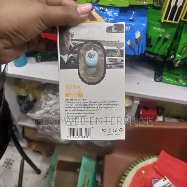 Ofia in Ear Headset /Bluetooth Connectivity