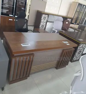 Office Desk:1.4 Meter Solid Goldish Wooden Office Work Desk