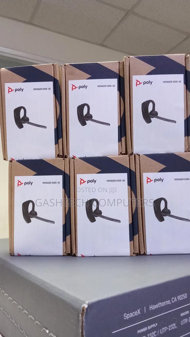 5200 Voyager Polly Plantronic Headset - main view