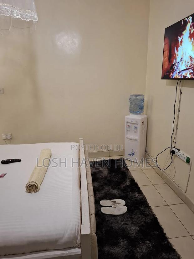 Spacious One Bedroomed Airbnb in Nairobi TRM Drive Roysambu - thumbnail 5