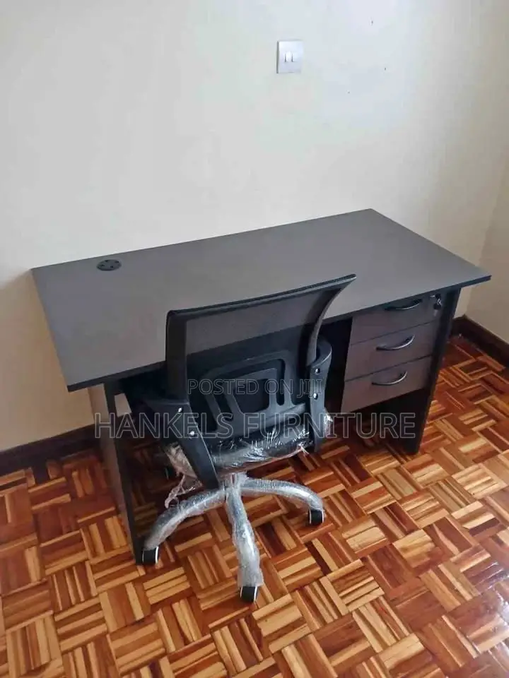 Mesh Back Mesh and Gray Desk