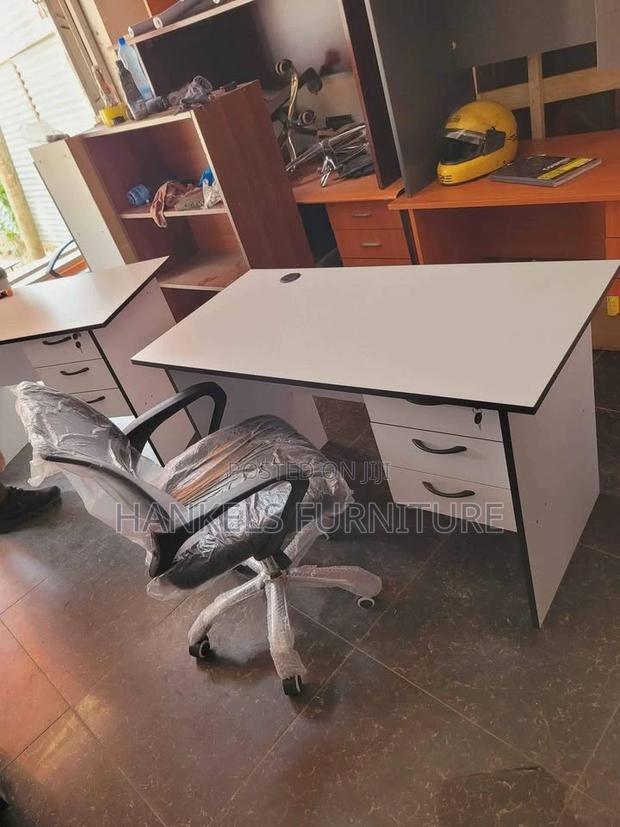 Mesh and Black White Office Desk - thumbnail 2