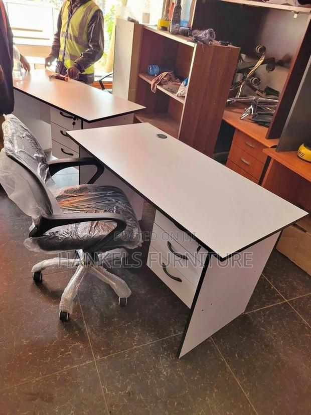 Mesh and Black White Office Desk - thumbnail 3