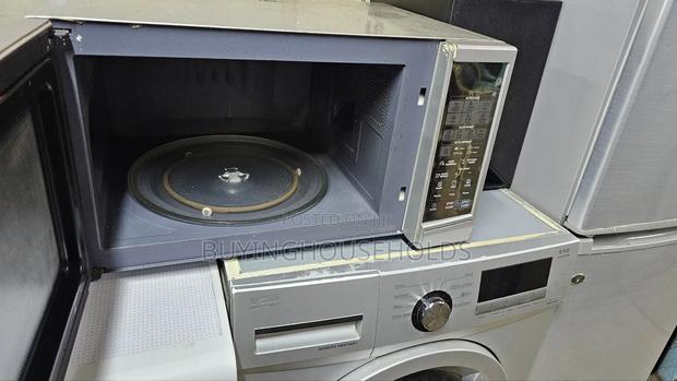 Lg 30l Microwave - thumbnail 3