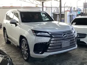 Lexus LX 2022 White
