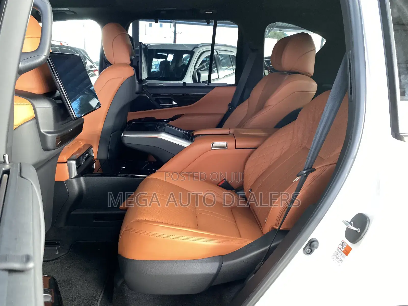 Lexus LX 2022 White