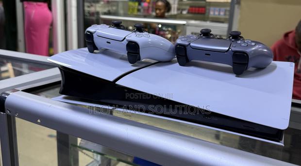 Well Kept Ps5 Slim Digital - thumbnail 7