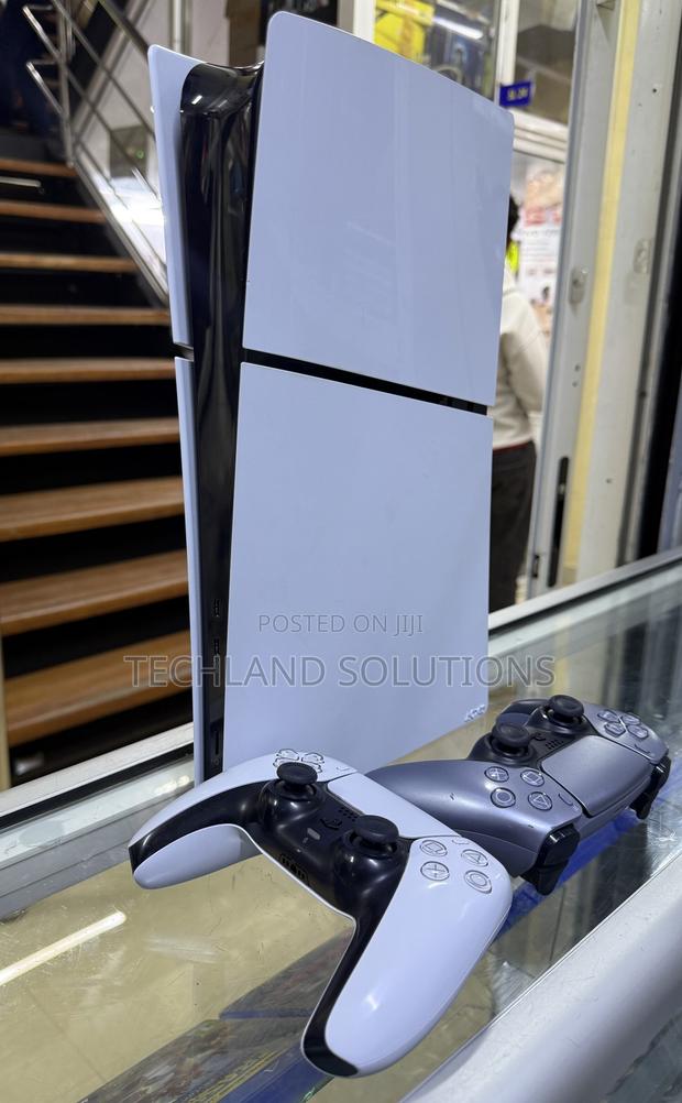 Well Kept Ps5 Slim Digital - thumbnail 5