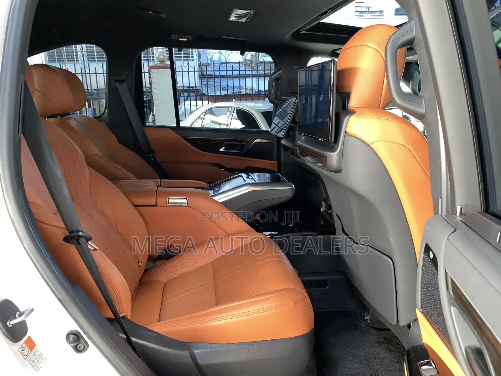 Lexus LX 2022 White