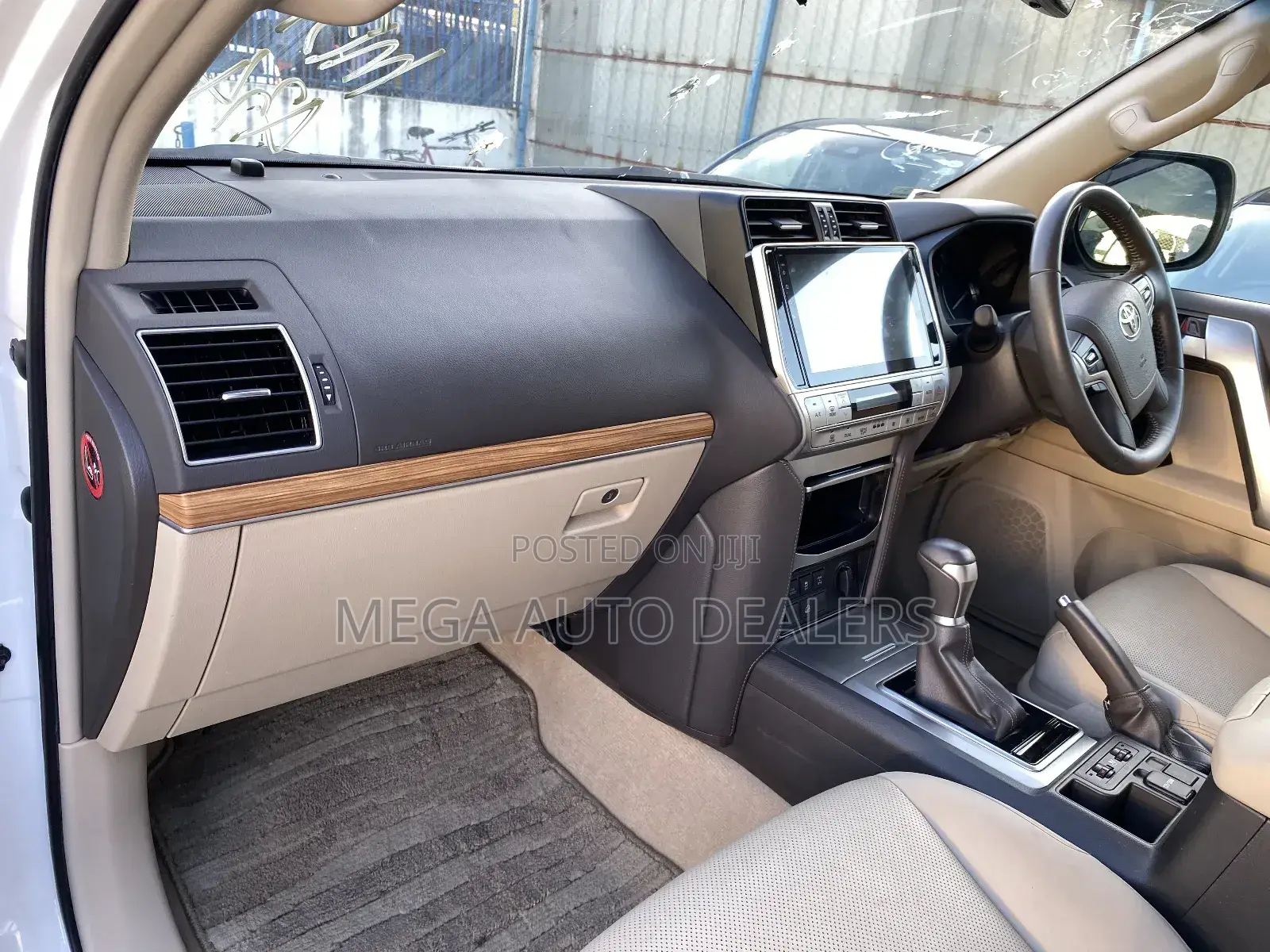 Toyota Land Cruiser Prado 2018 White