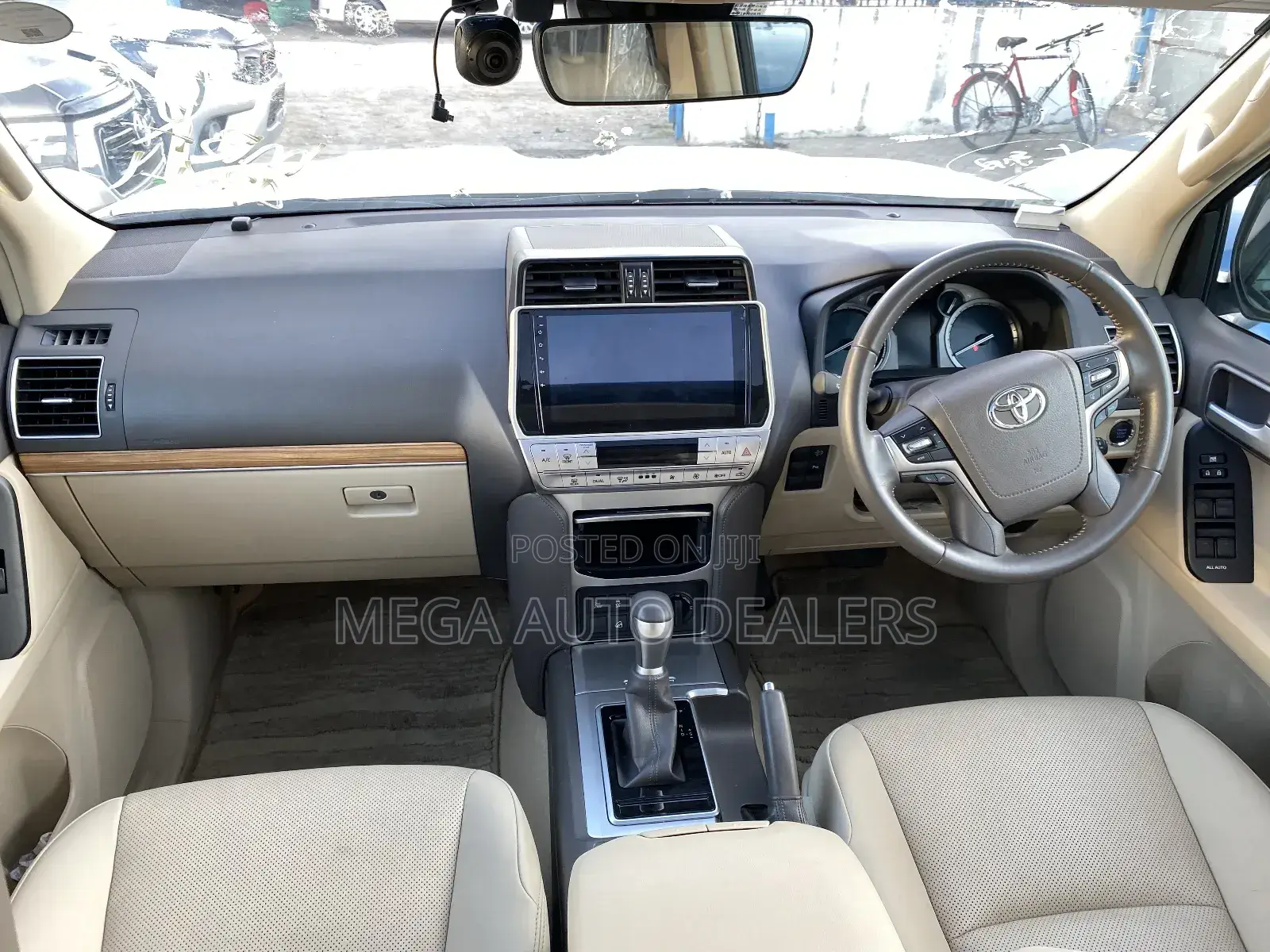 Toyota Land Cruiser Prado 2018 White