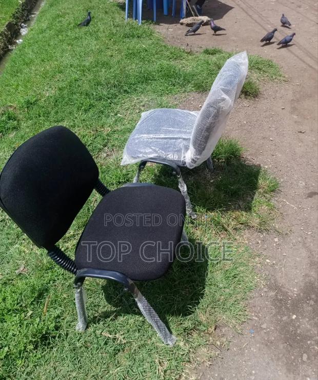 Waiting Chairs (Tosca) - thumbnail 2