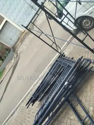 Elevating Scaffold Ladders/2m Scaffolds