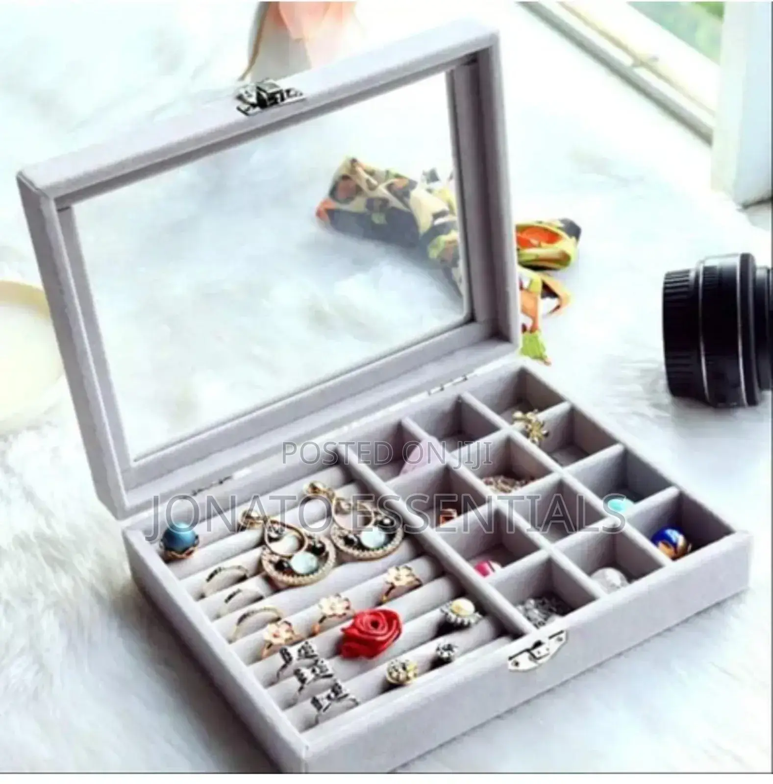 Velvet Ring Display and Jewelry Organizer With Clear Lid