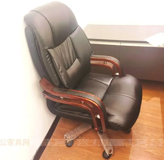 Office Chair:Business-Class High-Back Staff Office Chair