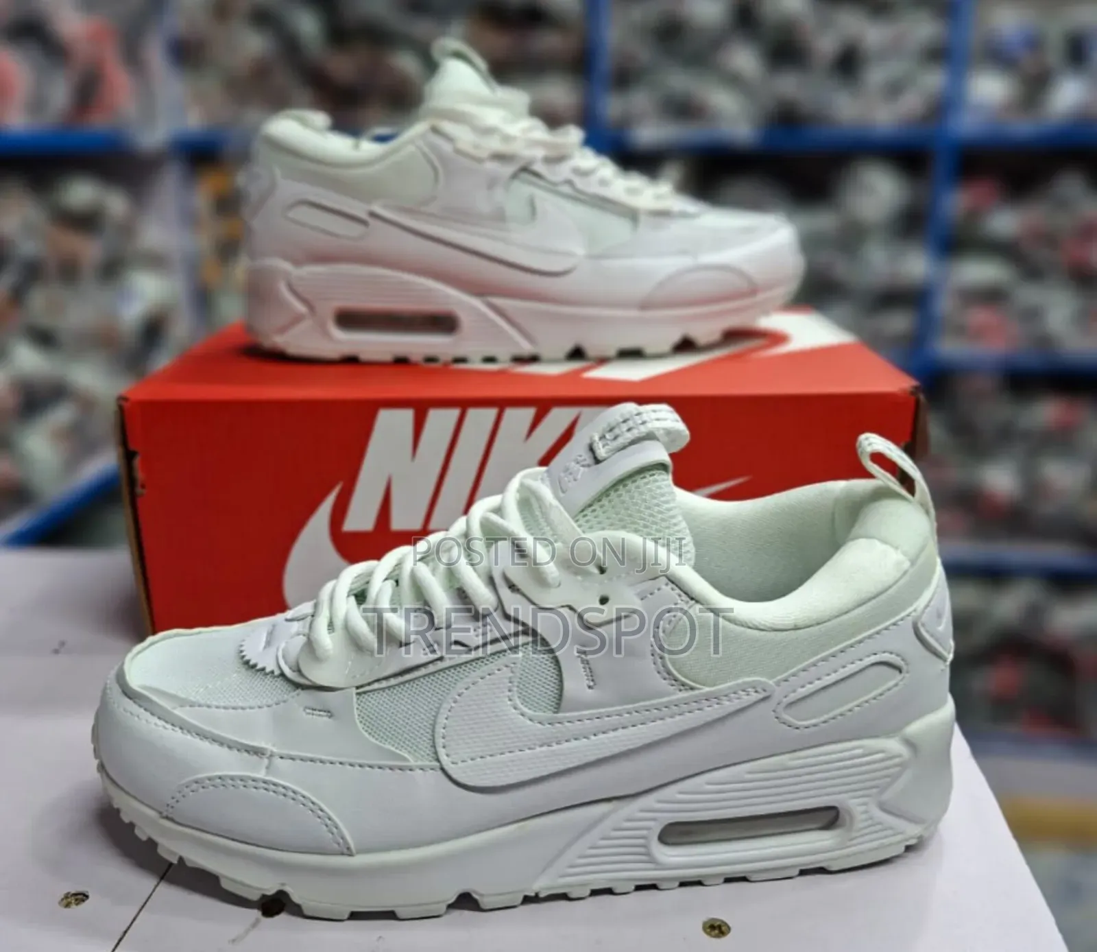 Airmax 90 Command
Sizes 40 - 45
 White