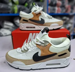 Airmax 90 Command
Sizes 40 - 45
Tick Black