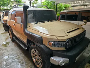 Toyota FJ Cruiser 2018 Brown