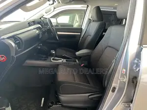 Toyota Hilux 2018 Silver