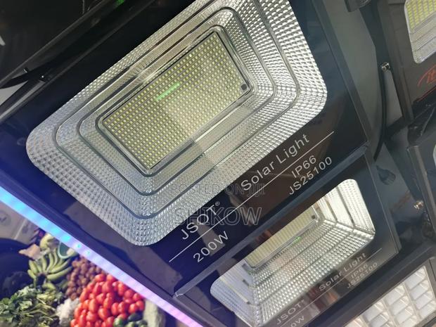 Jsot 200 Watts Solar Floodlights Ip66 - thumbnail 2