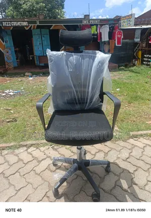 F3 Headrest Office Chair