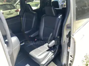 Toyota Esquire 2018 White
