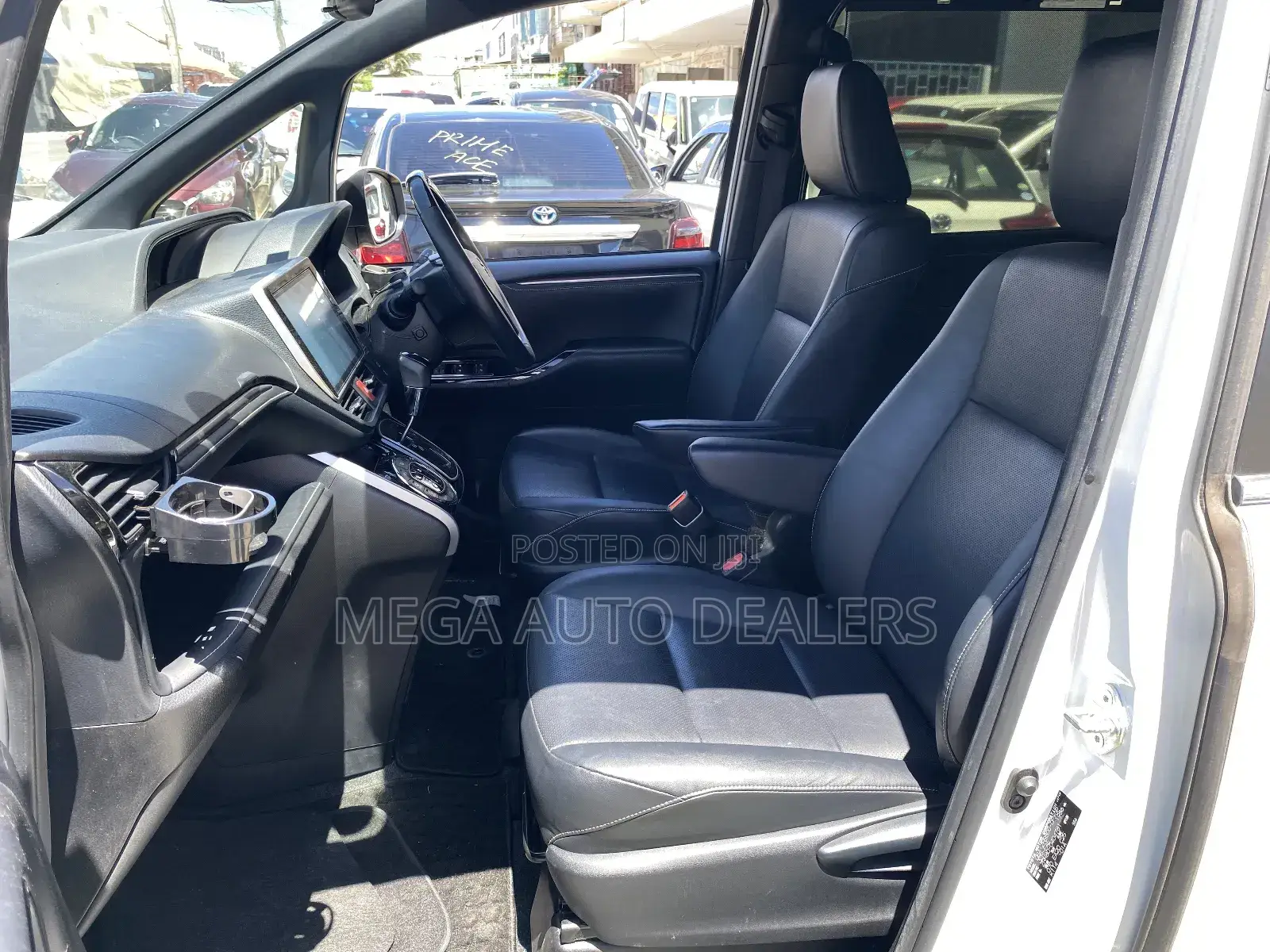Toyota Esquire 2018 White
