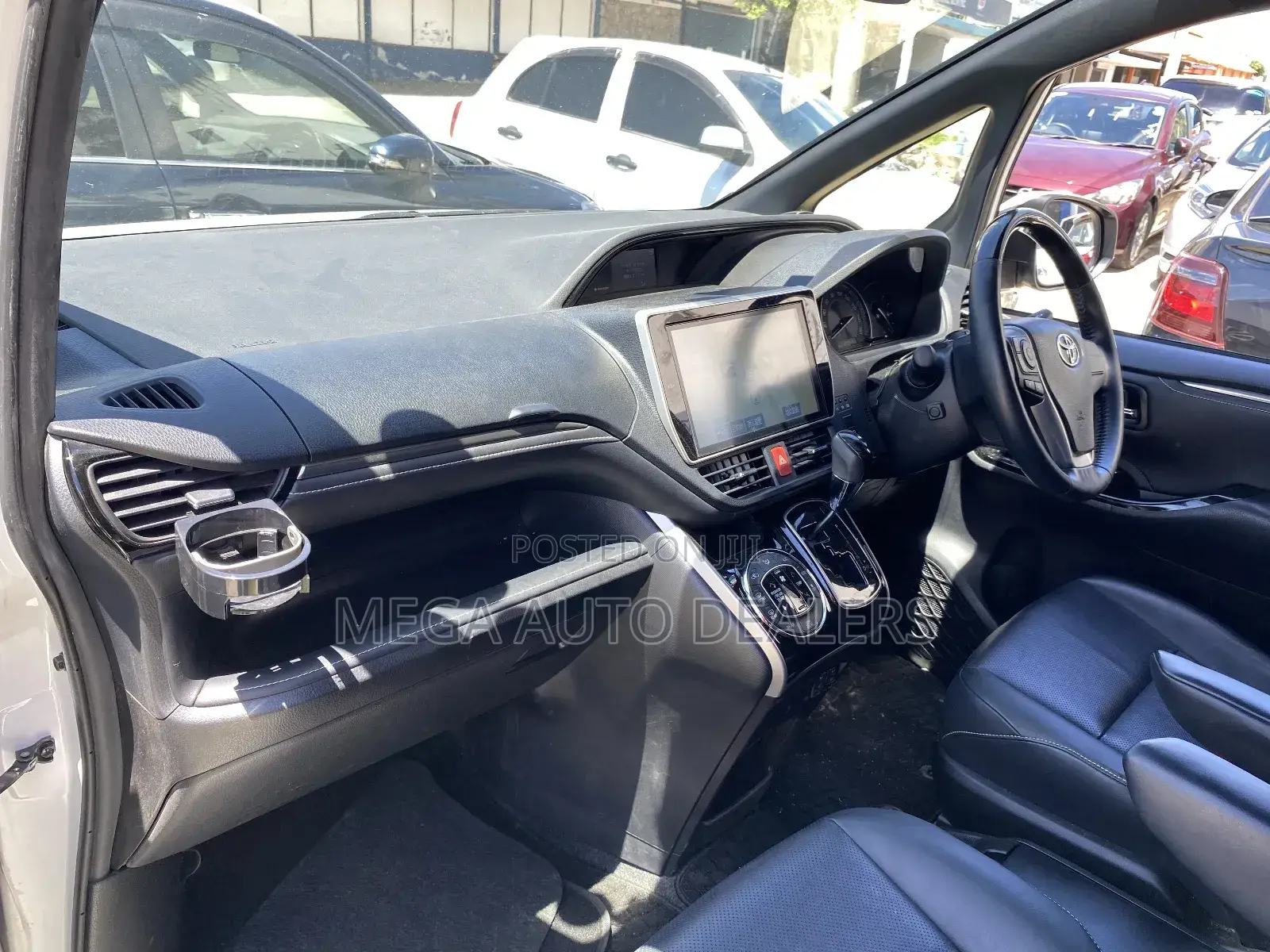 Toyota Esquire 2018 White