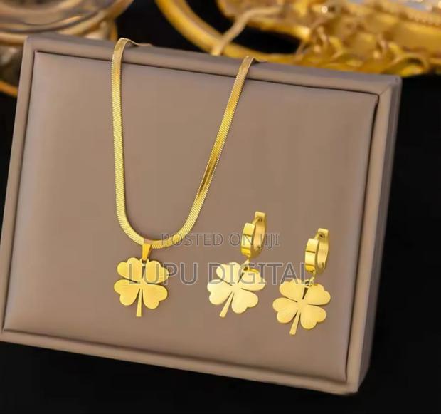 Matching Jewellery Set - thumbnail 3