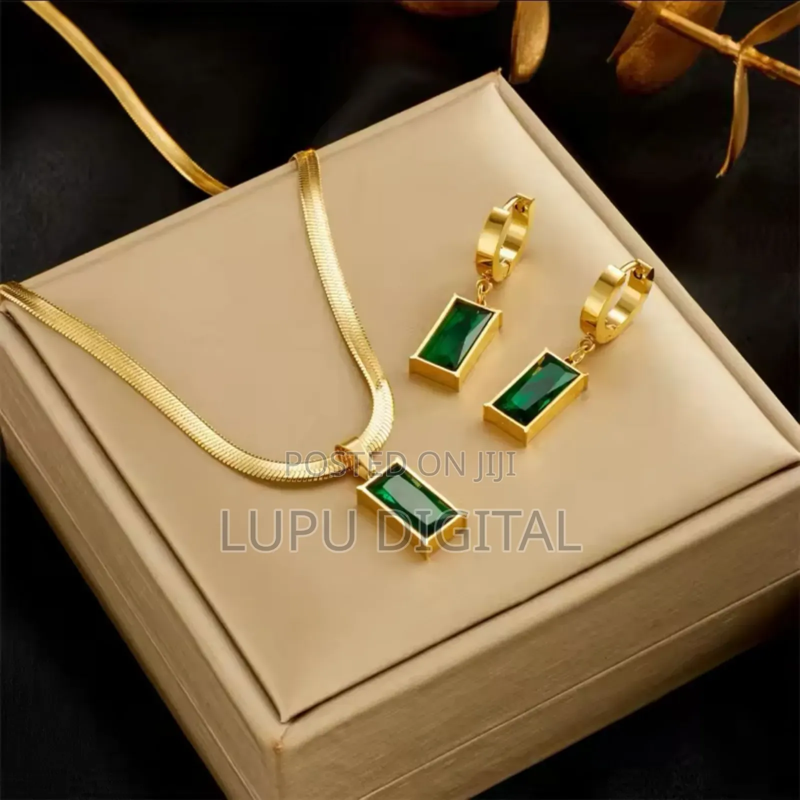 Matching Jewellery Set