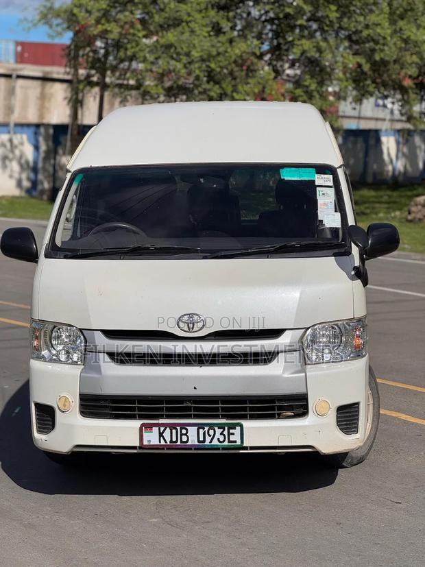 Toyota Grand HiAce 2014 White